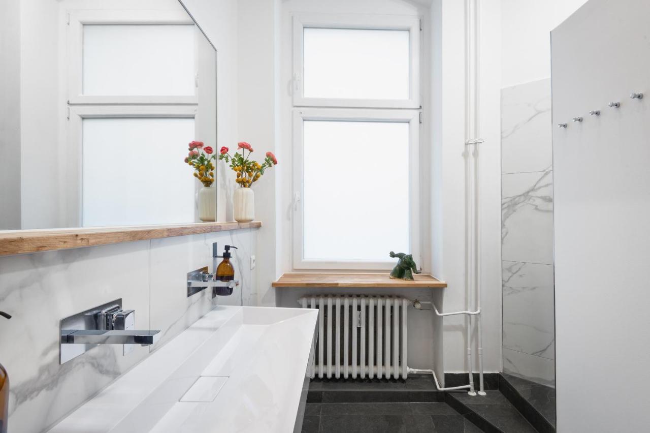 Riesiges Apartment Nahe Kudamm Sehr Schoner Altbau 123M2 Gross 12 Gaste Berlin Zewnętrze zdjęcie
