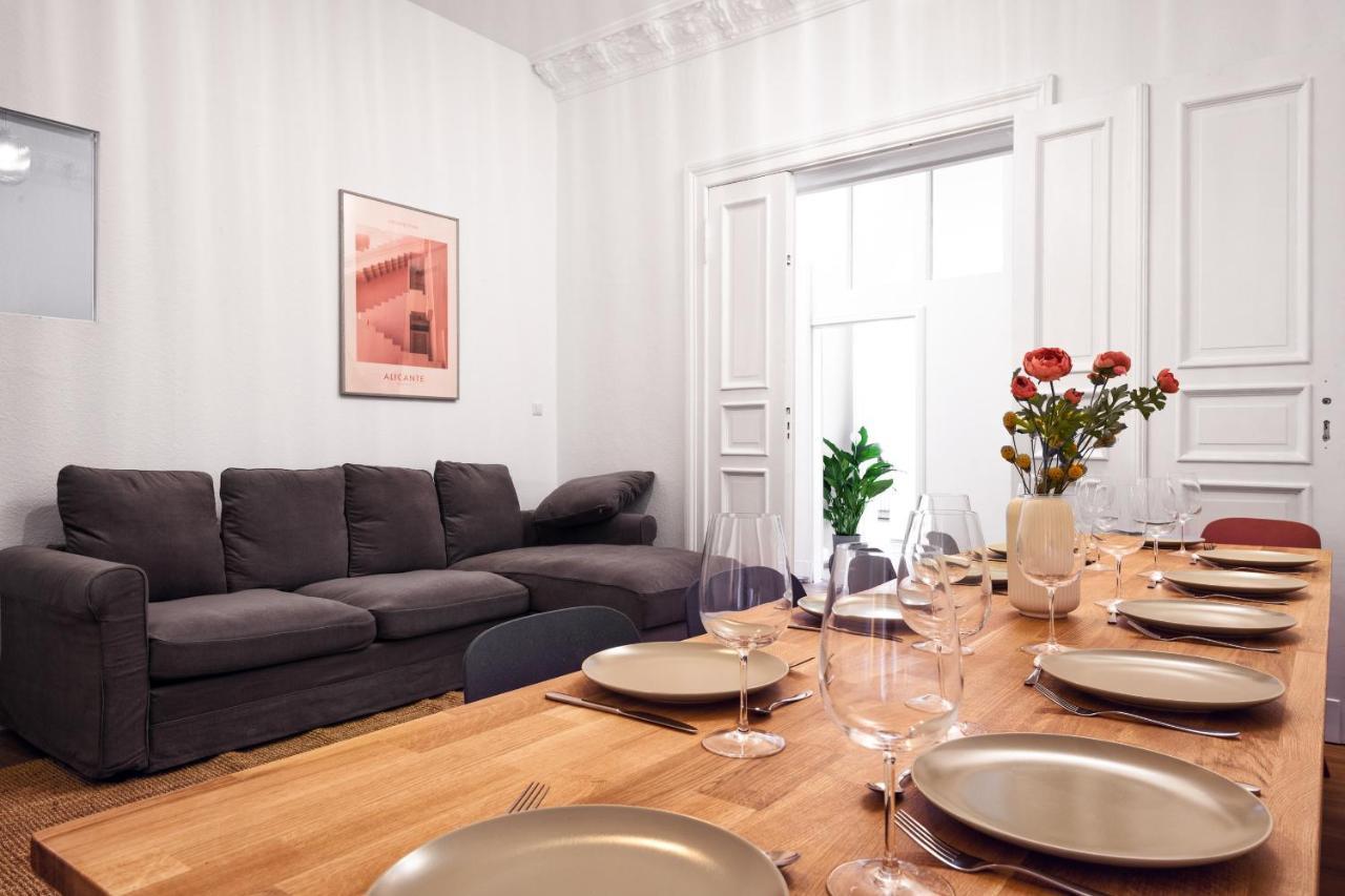 Riesiges Apartment Nahe Kudamm Sehr Schoner Altbau 123M2 Gross 12 Gaste Berlin Zewnętrze zdjęcie